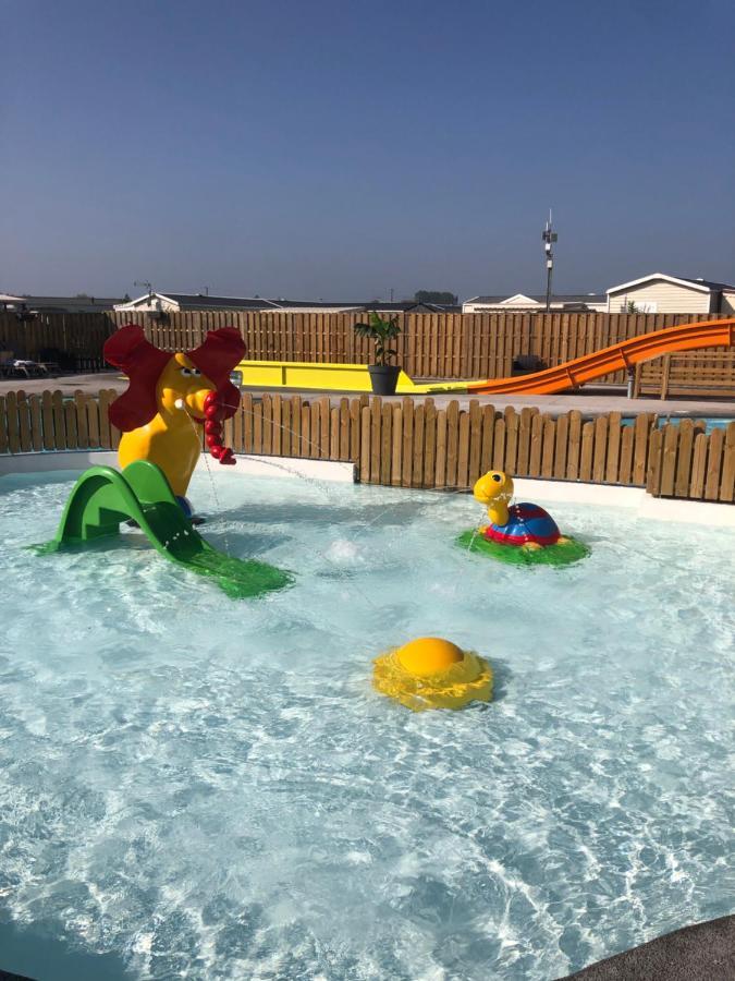 רו Camping La Garenne De Moncourt מראה חיצוני תמונה