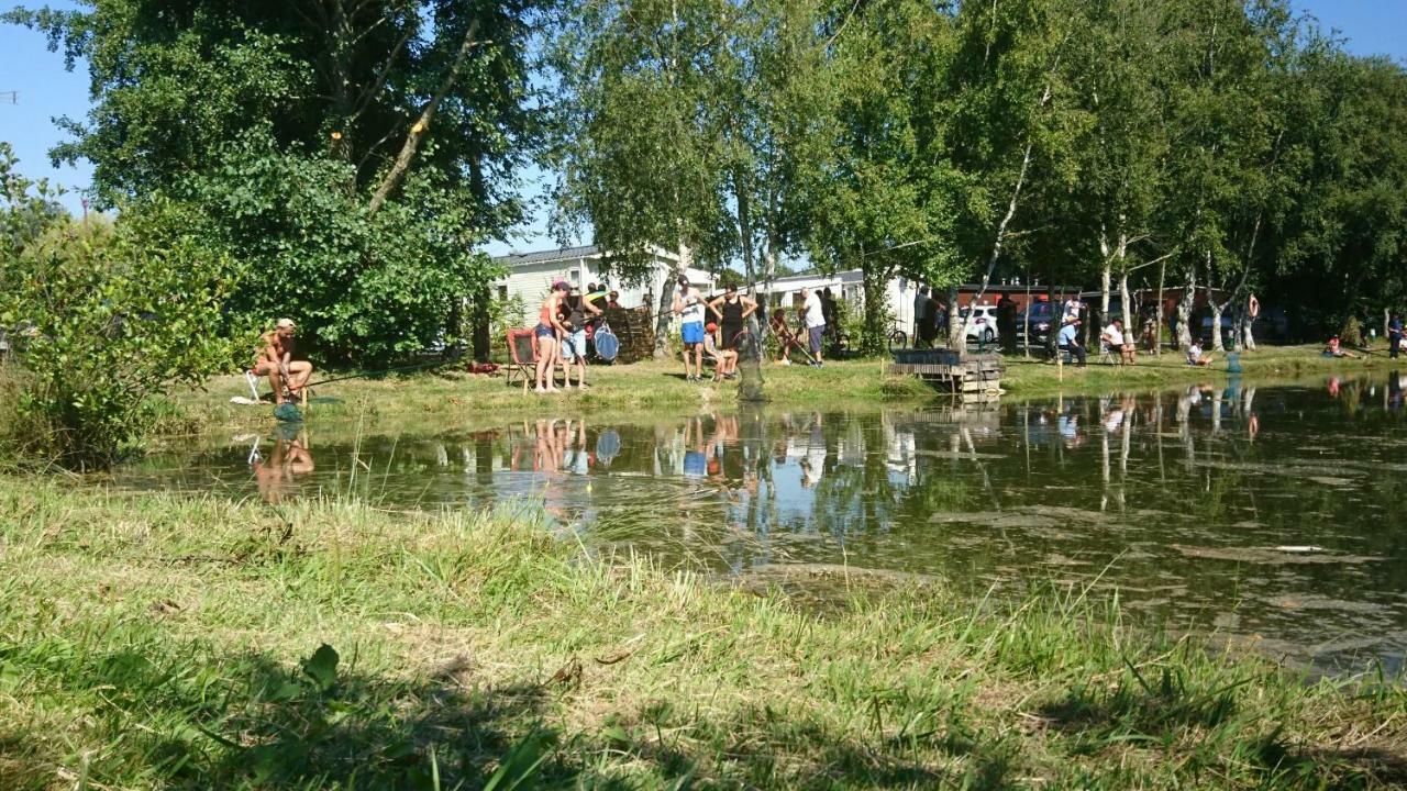 רו Camping La Garenne De Moncourt מראה חיצוני תמונה