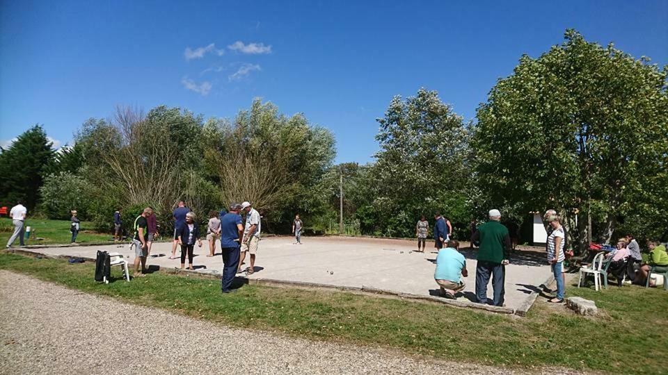 רו Camping La Garenne De Moncourt מראה חיצוני תמונה