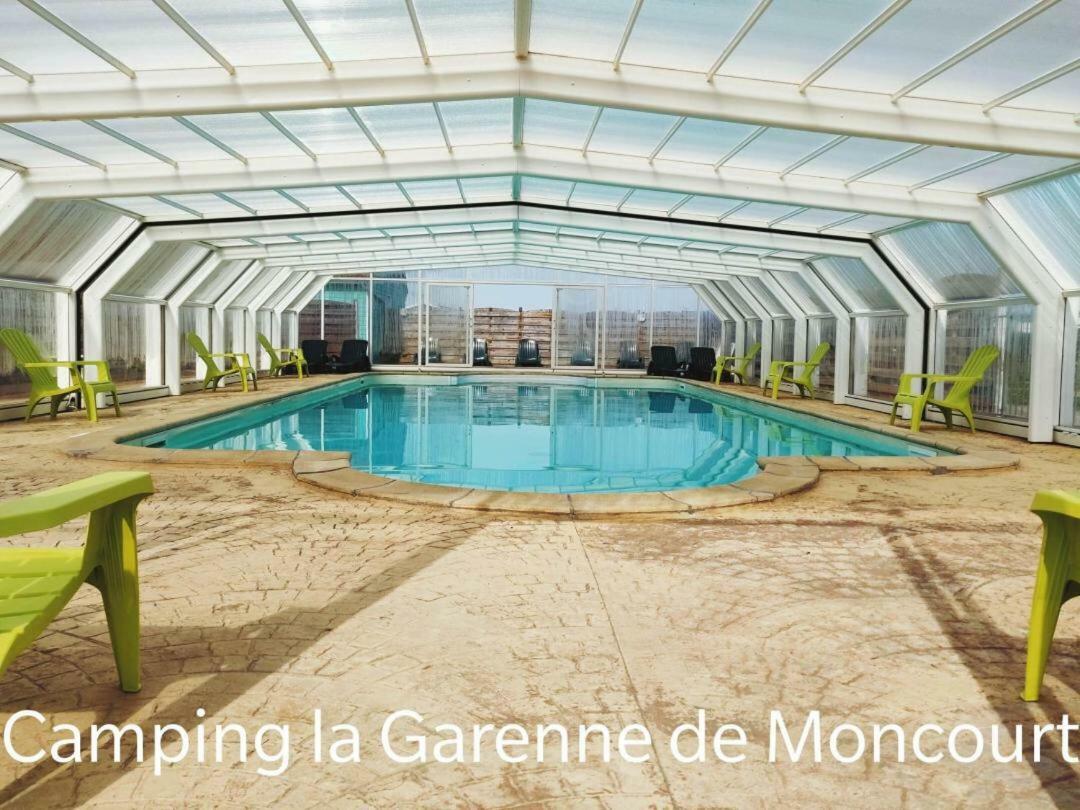 רו Camping La Garenne De Moncourt מראה חיצוני תמונה